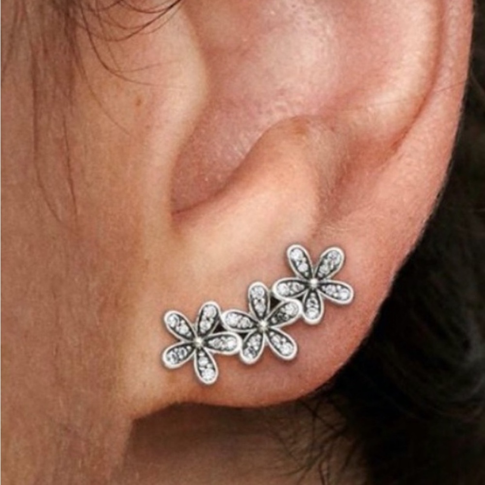 Pandora three daisy earrings